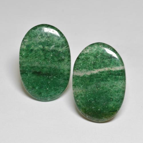 أحجار افينتورين أخضر كثيف طبيعية، قصة بيضاوى، نصف شفاف، وزنها 17.78 قيراط