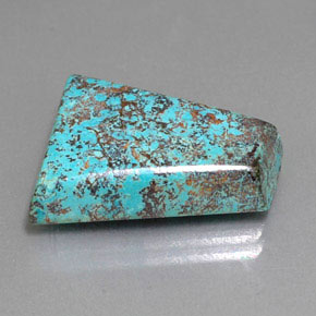 أزوريت طبيعي بلون أزرق متعدد الألوان، وزن ‎13.18‎ قيراط، شكل شكل خيالي، مقاس ‎20.7x16.9‎ مم