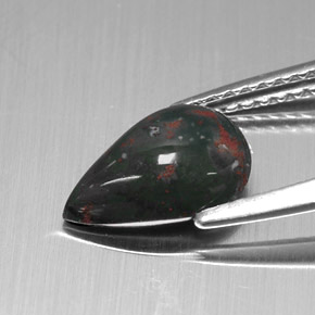 حجر الدم أخضر منقط طبيعي، شكل الكمثرى، 1.51 قيراط، غير شفاف