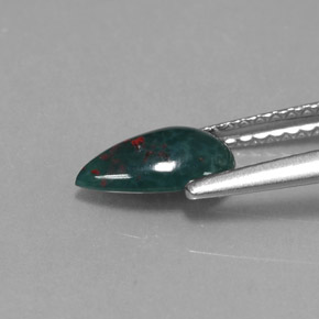 حجر الدم أخضر منقط طبيعي، شكل الكمثرى، 0.69 قيراط، غير شفاف