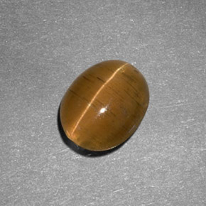 Cat's Eye Apatite طبيعي بلون ذهبي مخضر، وزن ‎2.05‎ قيراط، شكل بيضاوى، مقاس ‎8.6x7‎ مم