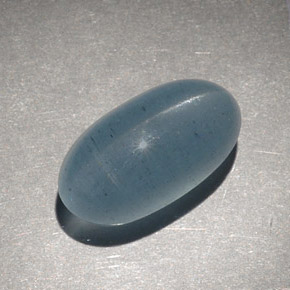 Cat's Eye Aquamarine طبيعي بلون أزرق-أخضر، وزن ‎9.28‎ قيراط، شكل بيضاوى، مقاس ‎15.6x8.6‎ مم