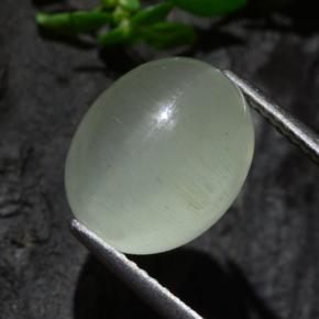 Cat's Eye Aquamarine طبيعي بلون أخضر فاتح، وزن ‎7.13‎ قيراط، شكل بيضاوى، مقاس ‎12.2x9.8‎ مم