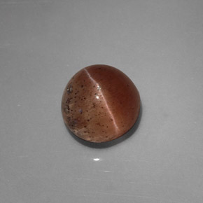 Cat's Eye Scapolite طبيعي بلون بني، وزن ‎2.31‎ قيراط، شكل شفاف، مقاس ‎7.5x7.3‎ مم