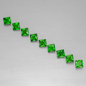 ديوبسيد الكروم طبيعي بلون أخضر، وزن ‎‎ قيراط، شكل مربع، مقاس ‎3.2x3.1‎ مم