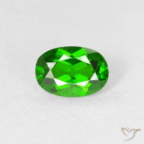 0.57ct طبيعي أخضر غامق ديوبسيد كروم, بيضوي, قليلا جدا