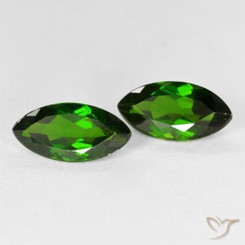 أحجار كروم ديوبسيد Medium Dark-Green طبيعية، ماركيز، قليلا جدا، وزنها 2.58 قيراط
