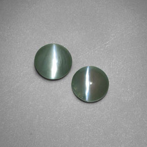 Chrysoberyl Cat's Eye طبيعي بلون أخضر، وزن ‎‎ قيراط، شكل شفاف، مقاس ‎4.40‎ مم