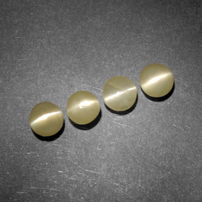 Chrysoberyl Cat's Eye طبيعي بلون ذهبي، وزن ‎‎ قيراط، شكل شفاف، مقاس ‎3.80‎ مم