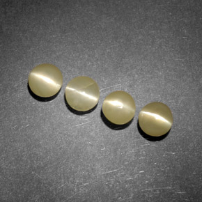 Chrysoberyl Cat's Eye طبيعي بلون ذهبي، وزن ‎‎ قيراط، شكل شفاف، مقاس ‎3.80‎ مم
