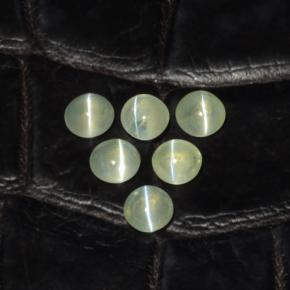 Chrysoberyl Cat's Eye طبيعي بلون أخضر مصفر، وزن ‎2.00‎ قيراط، شكل دائري، مقاس ‎3.94‎ مم