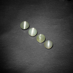 أحجار عين القط كريزوبيريل أخضر مصفر طبيعية، شفاف، شفاف / نصف شفاف، وزنها  قيراط