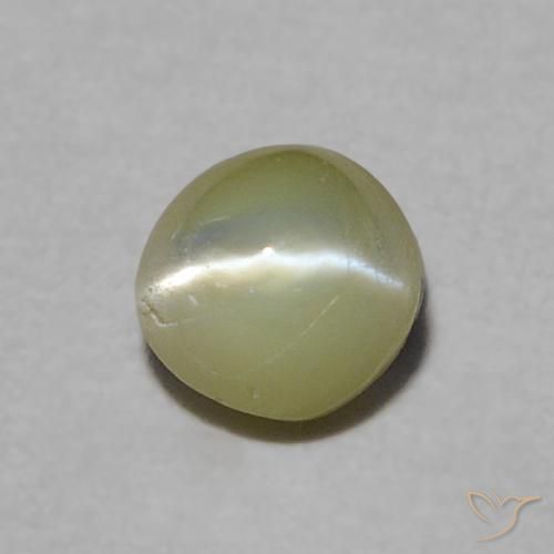 Chrysoberyl Cat's Eye طبيعي بلون أخضر مصفر، وزن ‎0.37‎ قيراط، شكل دائري، مقاس ‎3.65‎ مم
