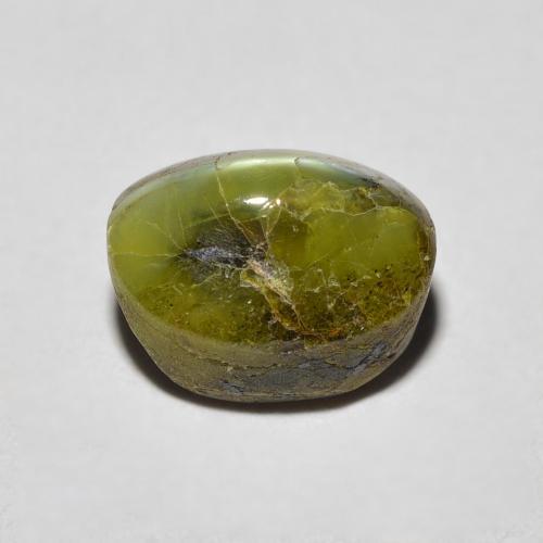 Chrysoberyl Cat's Eye طبيعي بلون أخضر عميق، وزن ‎3.69‎ قيراط، شكل بيضاوى، مقاس ‎8.7x6.3‎ مم
