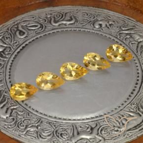 أحجار سيترين Gold  طبيعية، شكل الكمثرى، VVS-VS، وزنها 3.41 قيراط