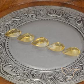 أحجار سيترين Medium Gold  طبيعية، شكل الكمثرى، VVS-VS، وزنها 4.19 قيراط