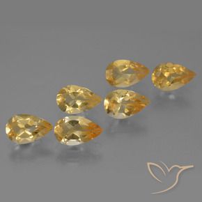أحجار سيترين Medium Gold  طبيعية، شكل الكمثرى، VVS، وزنها 4.70 قيراط
