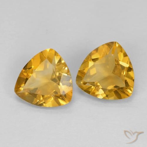 أحجار سيترين Medium Dark-Golden طبيعية، مثلثى، قليلا جدا، وزنها 1.40 قيراط
