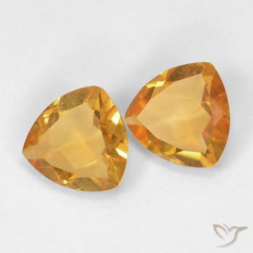 أحجار سيترين Medium Light-Golden طبيعية، مثلثى، VVS-VS، وزنها 1.27 قيراط