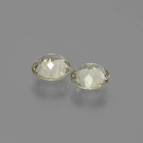 أحجار دياسبور متغير اللون أخضر / وردي طبيعية، قصة دائرى، قليلا جدا، وزنها  قيراط