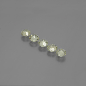 أحجار دياسبور متغير اللون أخضر / وردي طبيعية، قصة دائرى، قليلا جدا، وزنها  قيراط