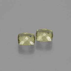 أحجار دياسبور متغير اللون أخضر / وردي طبيعية، قطع وسادة، قليلا جدا، وزنها  قيراط