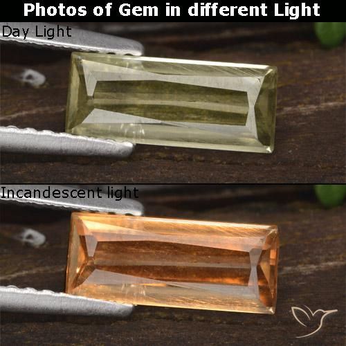 1.05ct طبيعي أصف فاتح جدا دياسبور متغير اللون, باجيت, قليلا جدا