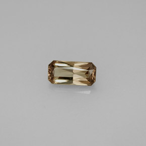 عقيق متغير اللون بنى مخضر إلى أحمر وردى طبيعي، قص الزمرد، 0.75 قيراط، VVS-VS