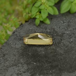 عقيق متغير اللون أصفر ذهبي طبيعي، قص الزمرد، 0.61 قيراط، قليلا جدا