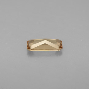 عقيق متغير اللون بنى ذهبى إلى البرتقالى طبيعي، قص الزمرد، 0.55 قيراط، VVS-VS