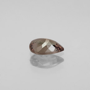 عقيق متغير اللون بنى ذهبى إلى البرتقالى طبيعي، شكل الكمثرى، 0.80 قيراط، VVS-VS