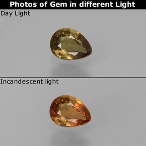جارنيت متغير اللون طبيعي بلون أخضر إلى أحمر وردي، وزن ‎0.46‎ قيراط، شكل شكل الكمثرى، مقاس ‎5.4x4‎ مم