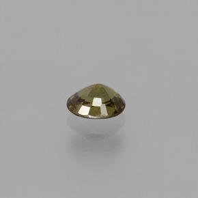 عقيق متغير اللون أخضر إلى أحمر وردي طبيعي، قصة بيضاوى، 0.66 قيراط، قليلا جدا