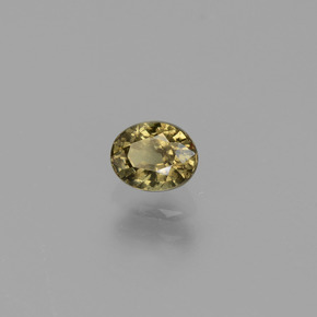 عقيق متغير اللون أخضر إلى أحمر وردي طبيعي، قصة بيضاوى، 0.62 قيراط، قليلا جدا