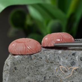 أحجار مرجان وردى متوسط طبيعية، قص وردة، غير شفاف، وزنها 9.38 قيراط