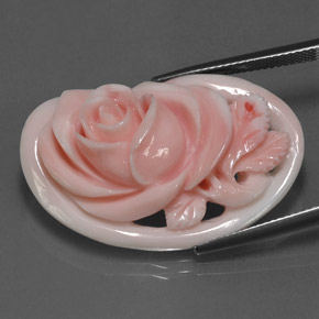 مرجان وردى طبيعي، شكل خيالي، 28.77 قيراط، غير شفاف