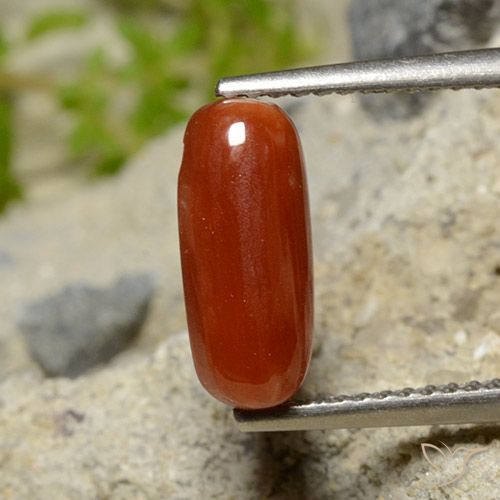 1.81ct طبيعي أحمر نارى مرجان, بيضوي, غير شفاف