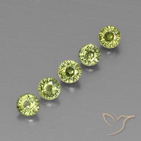أحجار عقيق الديمانتويد Olive Green  طبيعية، دائري، VVS-VS، وزنها 1.79 قيراط