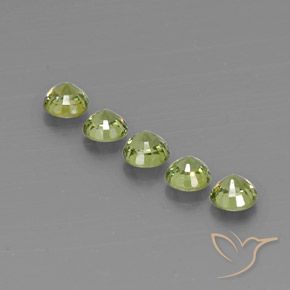 أحجار عقيق الديمانتويد Olive Green  طبيعية، دائري، VVS-VS، وزنها 1.79 قيراط