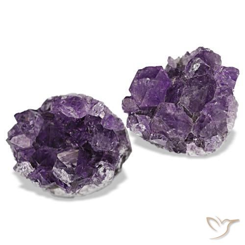 جمشت دروزي طبيعي بلون Medium Dark-Violet، وزن ‎23.60‎ قيراط، شكل شكل خيالي، مقاس ‎14.9x12.3‎ مم