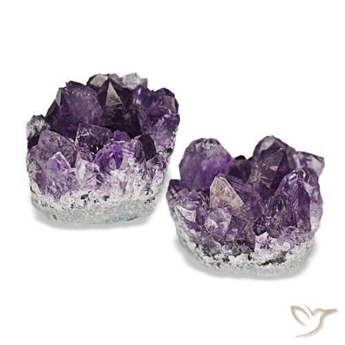 جمشت دروزي طبيعي بلون Medium Dark-Violet، وزن ‎23.60‎ قيراط، شكل شكل خيالي، مقاس ‎14.9x12.3‎ مم