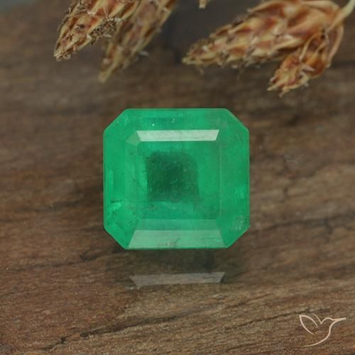 0.84ct طبيعي أخضر متوسط زمرد, قص الزمرد, VS-SI
