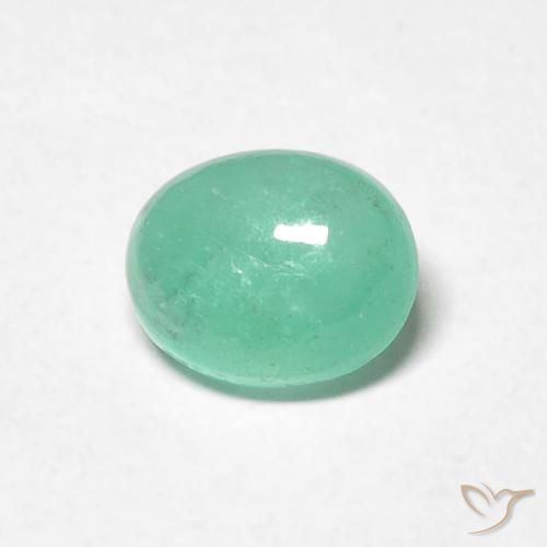 0.82ct طبيعي اخضر فاتح زمرد, بيضوي, نصف شفاف