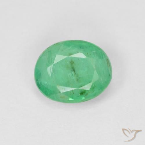 0.67ct طبيعي أخضر النفل فاتح زمرد, بيضوي, SI