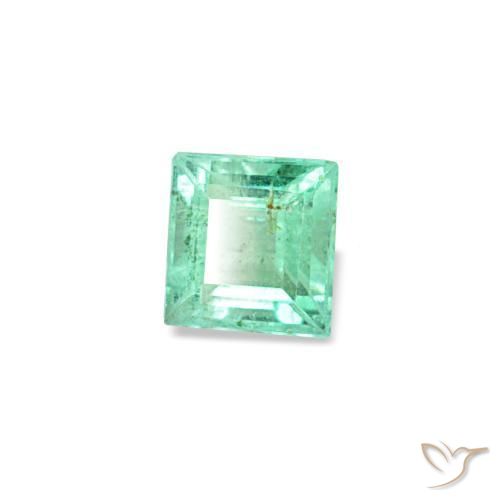 زمرد طبيعي بلون أخضر زمردى رائع، وزن ‎0.08‎ قيراط، شكل مربع، مقاس ‎2.5x2.4‎ مم