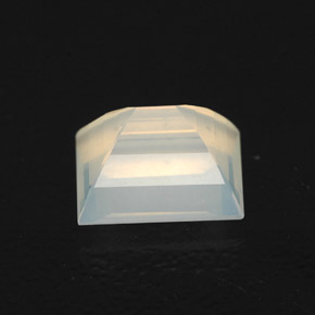 النار أوبال أبيض برتقالى طبيعي، شفاف، 2.89 قيراط، شفاف / نصف شفاف