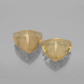 أحجار جولدن بيريل الأصفر طبيعية، مثلثى، VVS، وزنها  قيراط