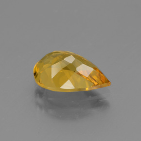 بيريل ذهبي طبيعي بلون أصفر ذهبي، وزن ‎1.64‎ قيراط، شكل شكل الكمثرى، مقاس ‎10.1x6.8‎ مم