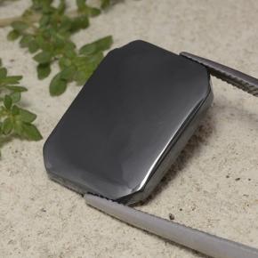 هيماتيت حجر الدم رمادة أسود طبيعي، قص الزمرد، 19.27 قيراط، غير شفاف