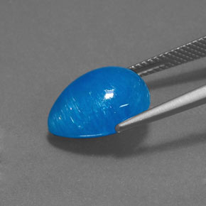 هيميمورفيت طبيعي بلون أزرق، وزن ‎8.79‎ قيراط، شكل شكل الكمثرى، مقاس ‎13.9x10.3‎ مم